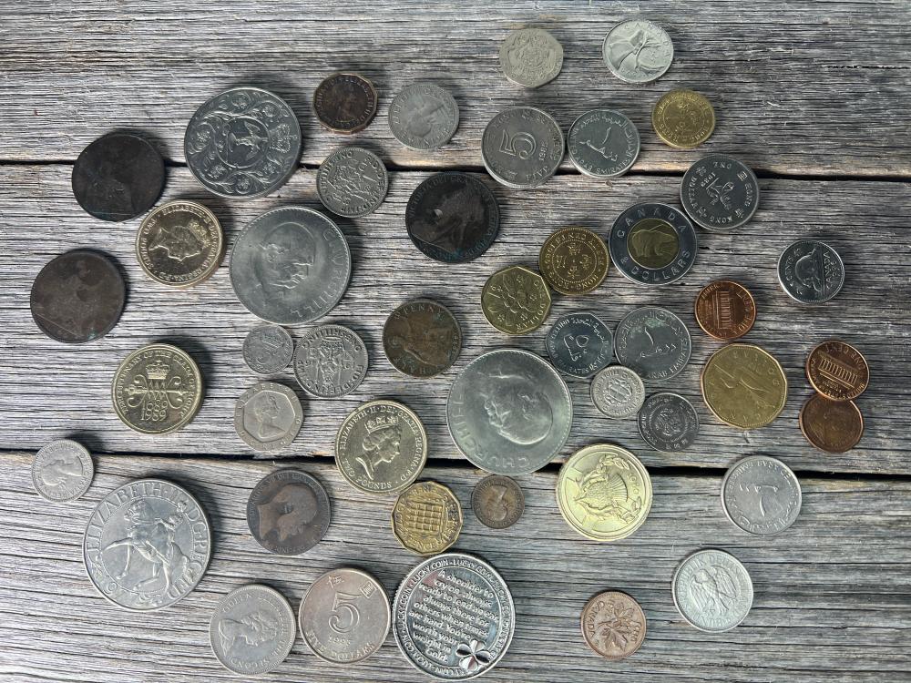 Collection of British, world and Australian commemorative coins, 20th century