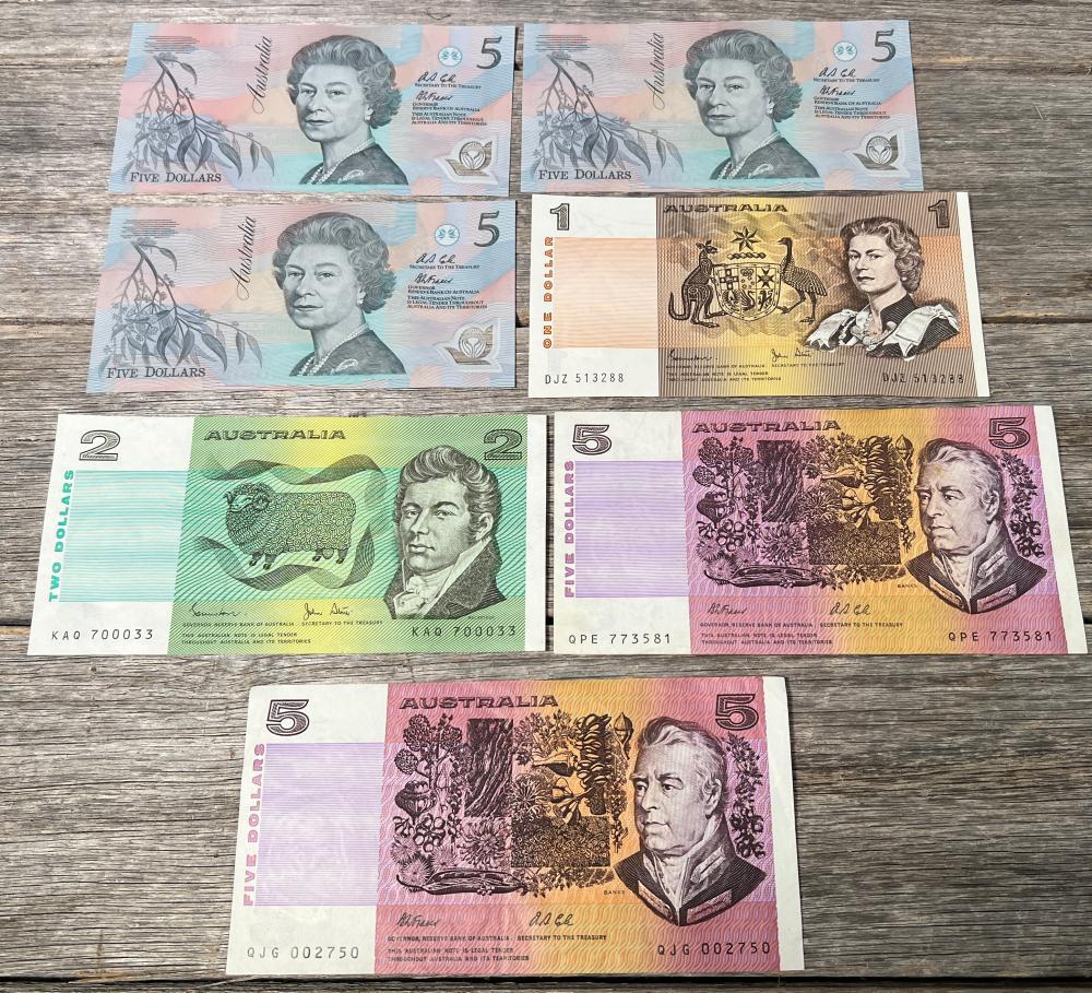 Group of fourteen Australian decimal banknotes, paper and polymer series, c.1966–1992