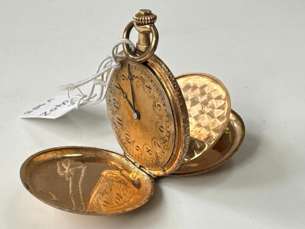 Swiss 14ct rose gold lady's hunter-cased pocket watch, case engraved with scallop shell and rococo scrolls, 'Extra Plate Soignee' movement, circa 1900