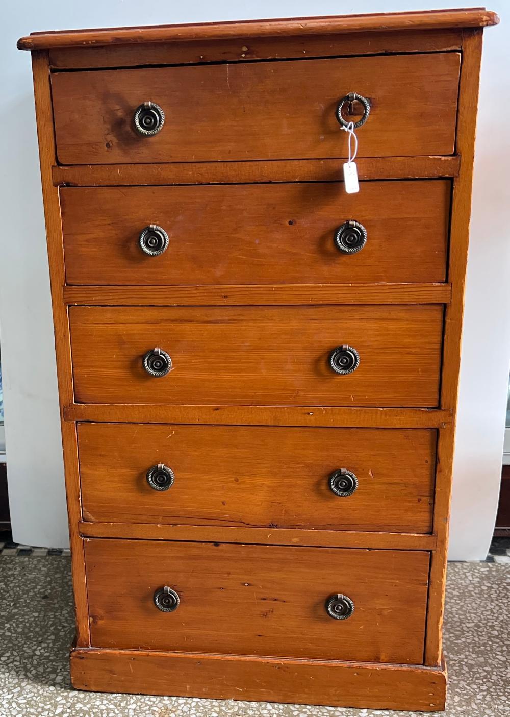 Small five-drawer Wellington chest, mid-19th century