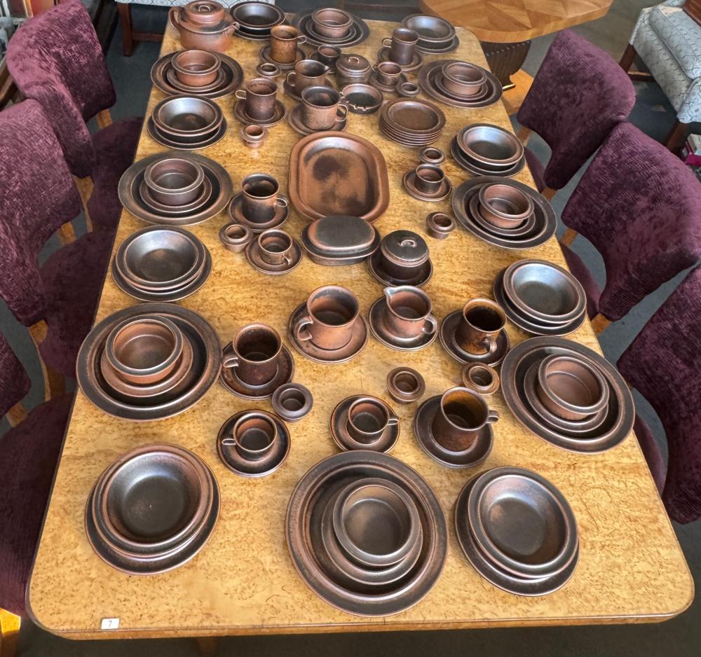 Arabia 'Ruska' earthenware dinner service, extensive setting for eight, 91 pieces, Finland, 1960s–1970s