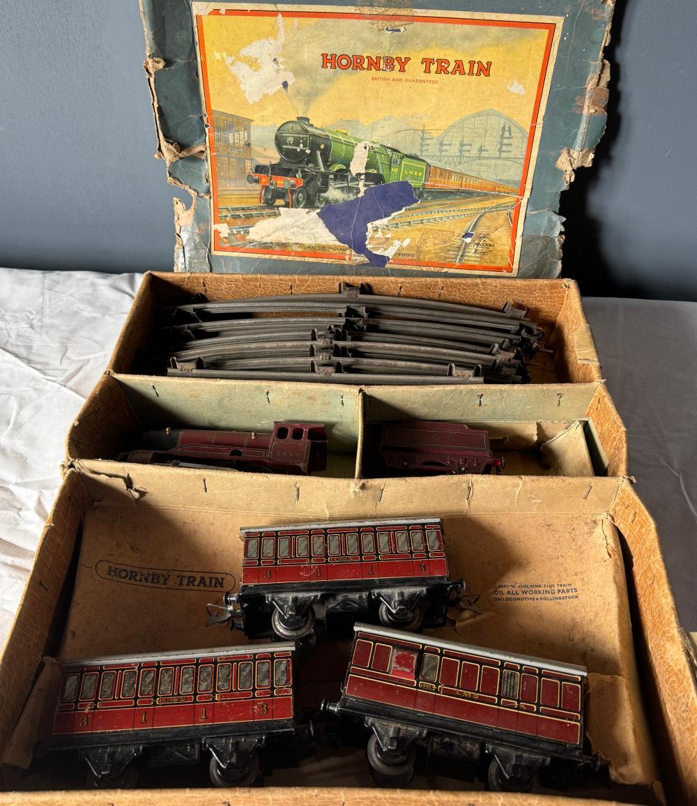 Hornby O gauge clockwork train set, LMS crimson lake livery, original box, Meccano Ltd, Liverpool, c.1938–1940