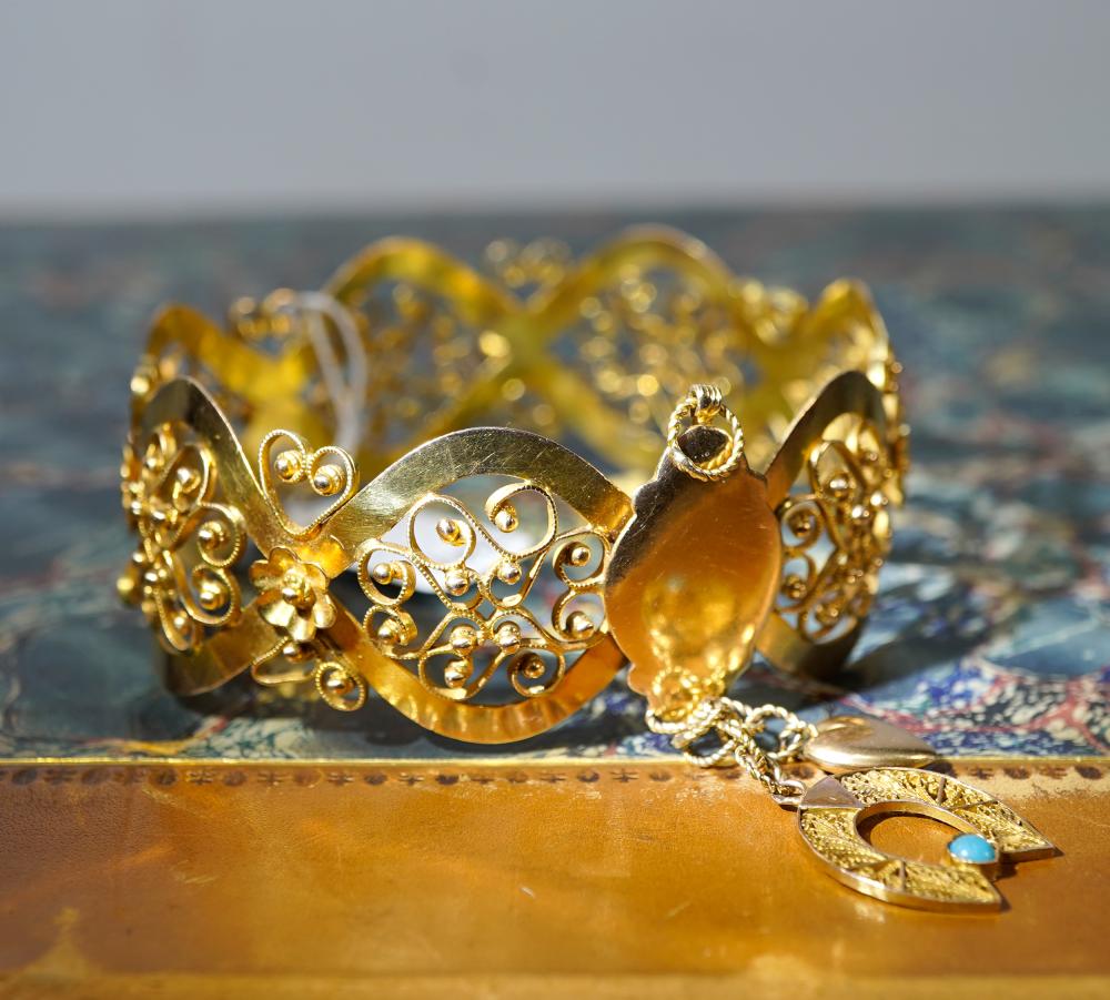 Greek 18ct gold filigree bracelet, ancient style, earlier 20th century