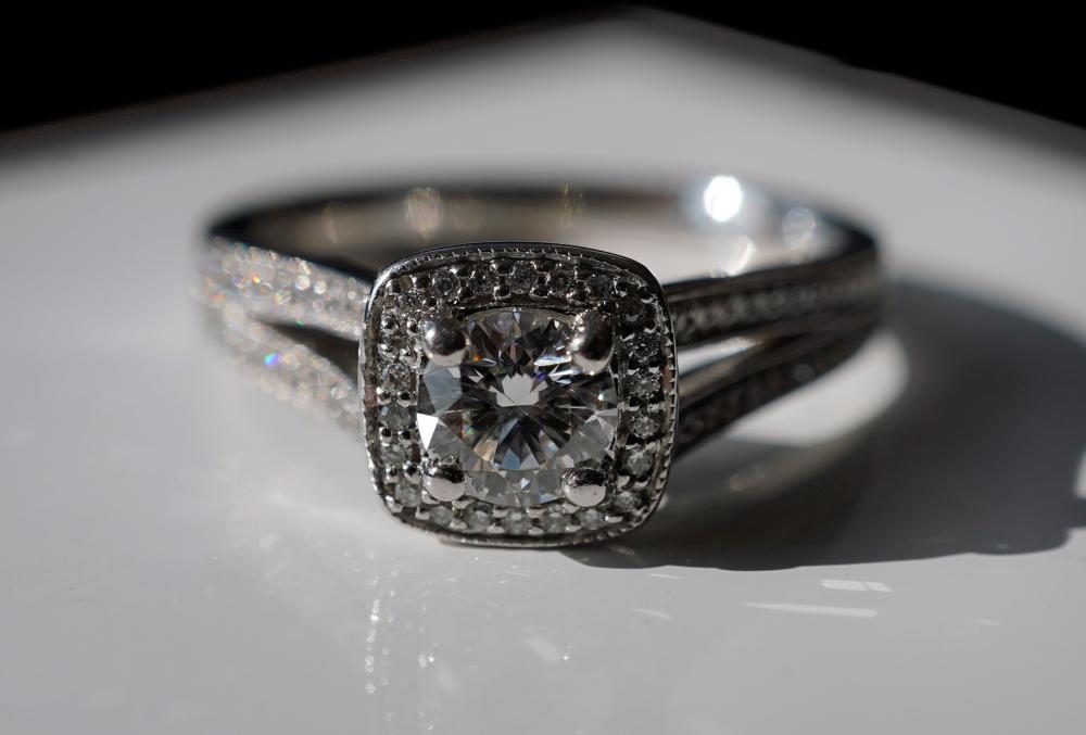 Platinum diamond cluster ring, early 21st century