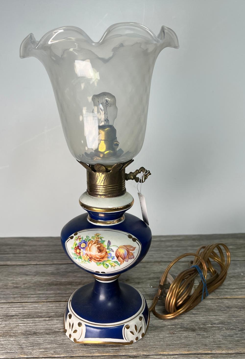 Italian porcelain table lamp, Victorian style, hand-painted floral decoration, glass shade, 20th century