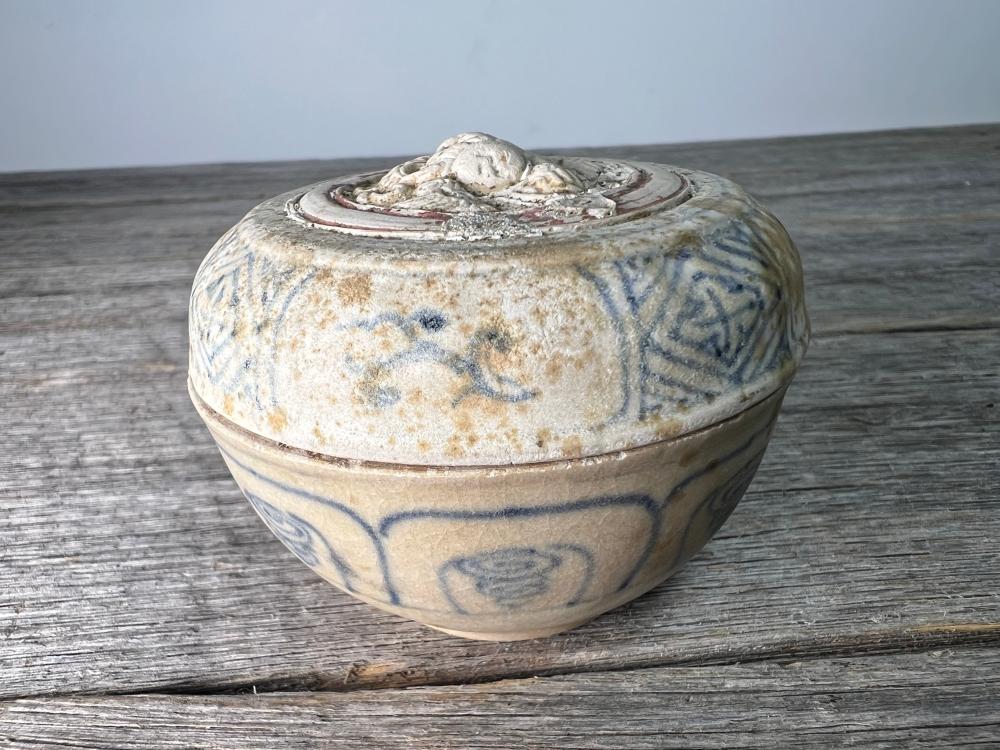 Hoi An Shipwreck blue and white covered box, Vietnam, circa 15th-16th century